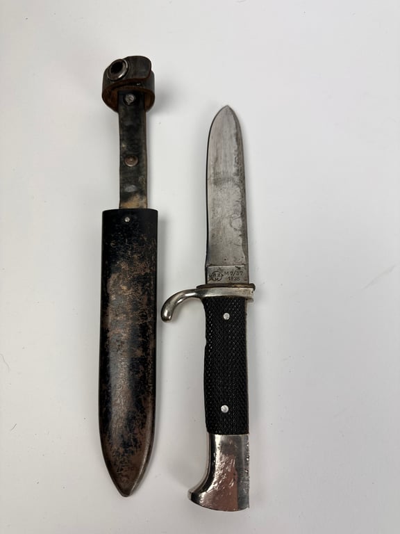 Early HJ knive "blut und Ehre!"