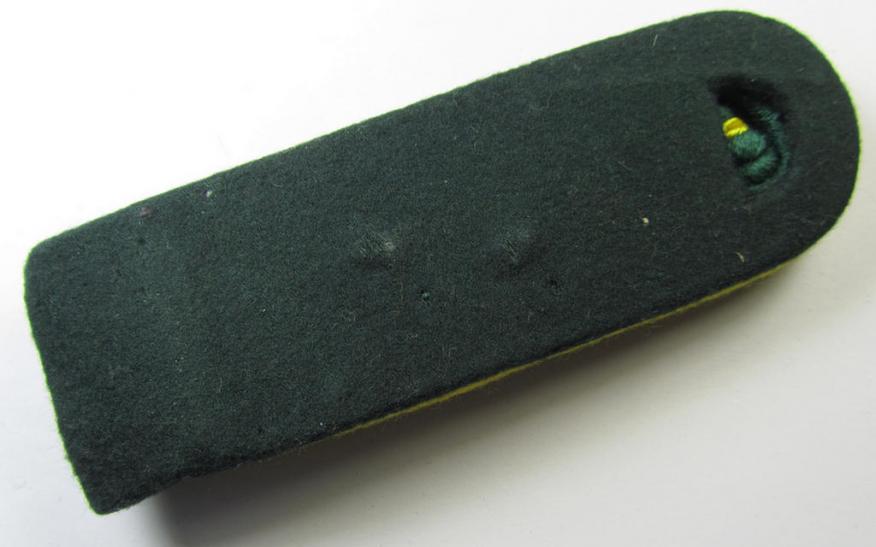 Attractive - albeit single but still scarcely encountered! - specific 'cyphered'-, EM-type shoulderboard, as was intended for a WH (Heeres) 'Feldpost-Lagermeister' (being of a rank comparable with a soldiers'-rank)
