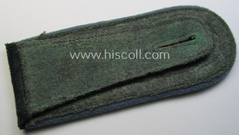 Single - early (ie. pre-) war-period - so-called: 'M36 o. M40'-pattern, WH (Heeres) EM-type shoulderstrap as piped in the light-blue-coloured branchcolour as was intended for usage by a: 'Soldat der Nachschub-Truppen'