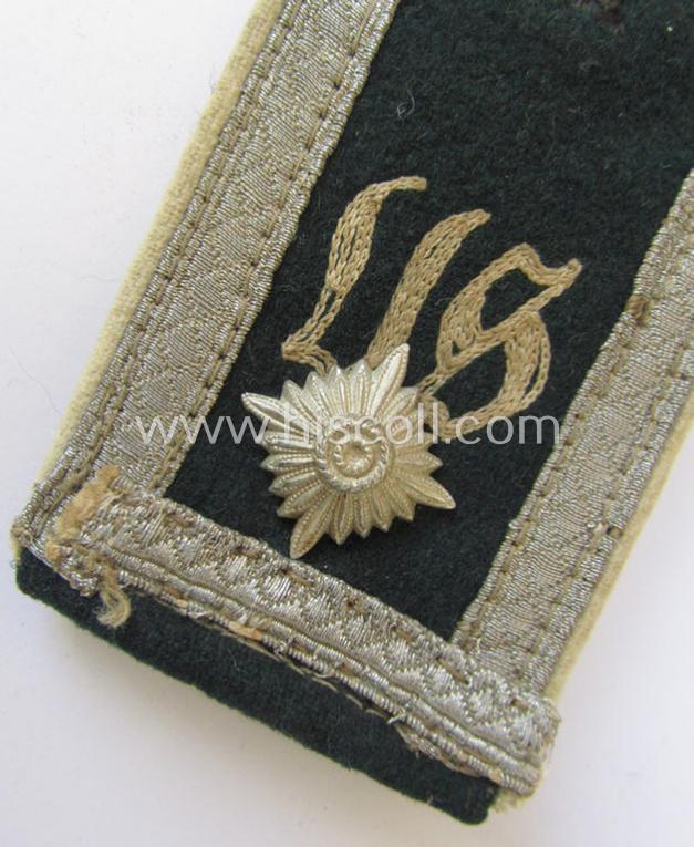 Attractive - albeit regrettably single! - WH (Heeres), early- (ie. pre-war-) period, 'M36'-type (rounded-style-) 'cyphered'-, NCO-type shoulderstrap, as was intended for a: 'Feldwebel u. Mitglied eines Unteroffiziersschule der Infanterie-Truppen...
