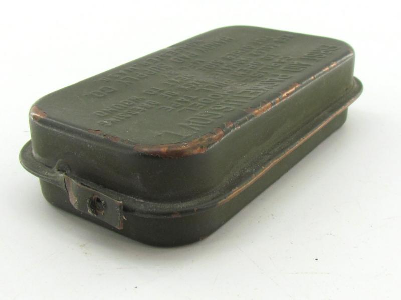 US WWII First aid packet, carlisle model