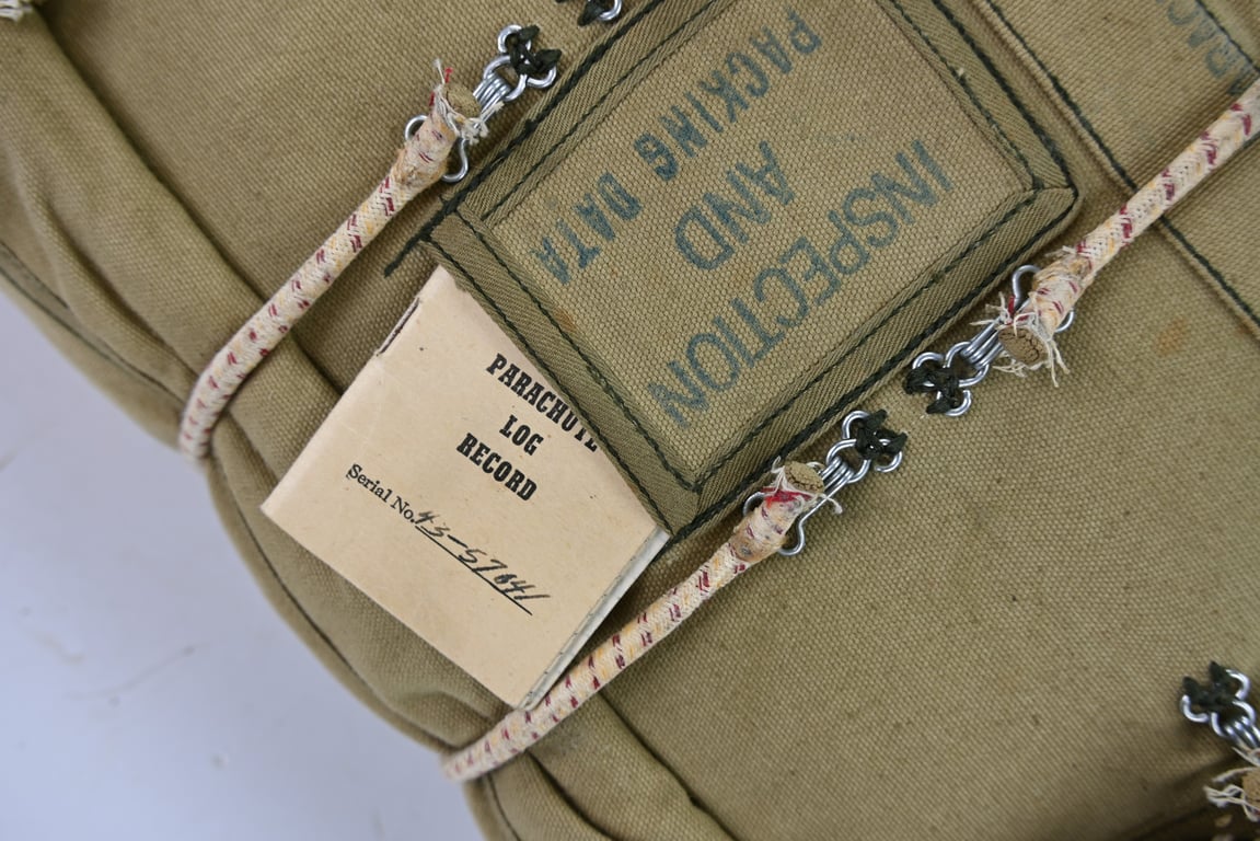 USAAF WW2 AN-6513-1A Chestpack with Parachute