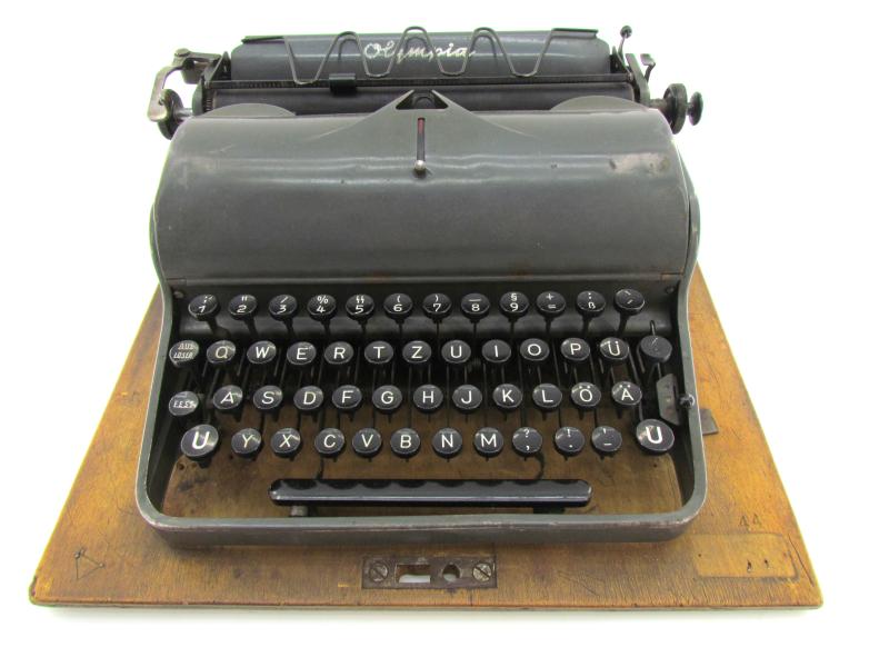 Wehrmacht / Waffen-SS typewriter by Olympia in Case