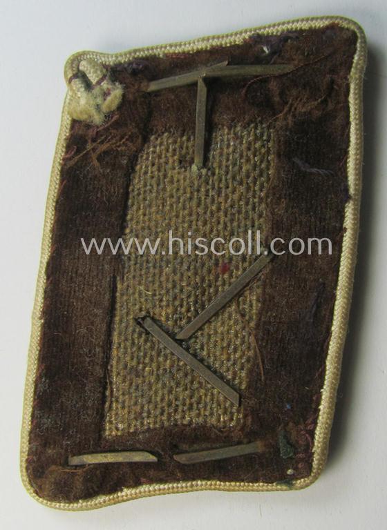 Attractive - albeit regrettably single! - N.S.D.A.P.-type collar-patch (ie. 'Kragenspiegel für pol. Leiter') as was intended for usage by an: 'N.S.D.A.P.-Ober-Bereichsleiter' at 'Kreis'-level and that comes in a clearly used ie. worn, condition