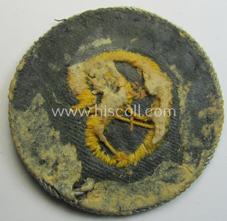 Neat, WH (Heeres) so-called: trade- and/or special-career arm-insignia (ie. 'Laufbahn- o. Tätigkeitsabzeichen') as intended for a: 'Geprüfter Schirrmeister' (being a hand-embroidered 'variant' on darker-green-coloured wool)