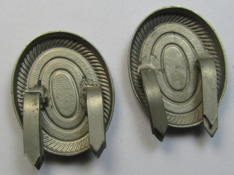 Attractive - and not that often seen! - Dutch WWII-period-, police- (ie. 'Schalkhaar Politie') side- (ie. visor-cap-) cocarde (ie. 'Schiffchen-Kokarde') as was specifically used on the black-coloured, Dutch-police-related head-gear