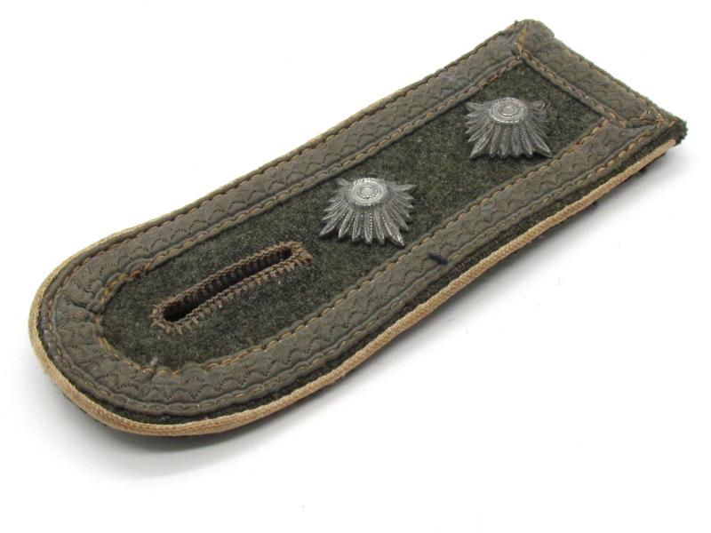 Single WH (Heer)  'Infanterie' Oberfeldwebel Shoulder-Strap