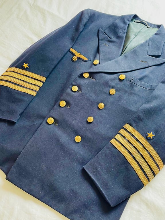 FINE GERMAN WWII KREIGSMARINE KAPITAN ZUR SEE REFFER JACKET