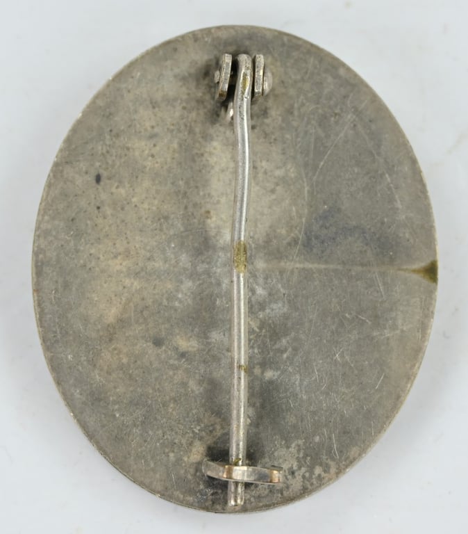 German Wound badge in Silver with half case