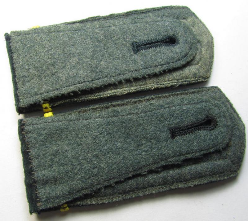 Attractive - and/or fully matching! - pair of WH (Heeres), 'M36'-pattern (pointed-styled) and 'cyphered' NCO-type shoulderstraps for a: 'Feldwebel u. Mitglied einer Heeres Kriegsschule'
