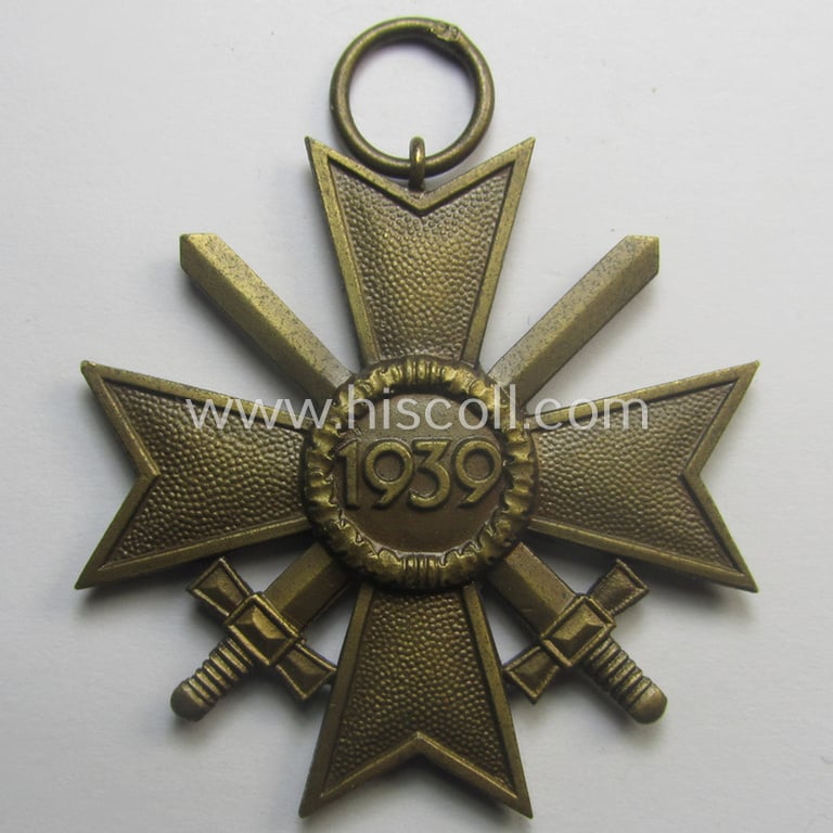 Medal-set: 'KvK 2. Klasse mit Schwertern' being a maker- (ie. '?'-) marked (and just minimally used) specimen that comes with its accompanying 'Feld- o. Bandspange'