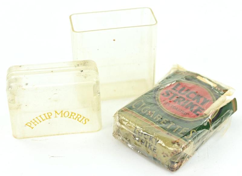US WW2 Package of Lucky Strike Cigarets with Case