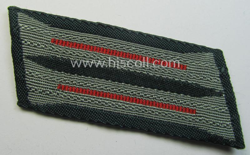 Fully matching pair of pre- (ie. early-war-) period WH (Heeres) 'M36' (ie. 'M40'-) type collar-patches (ie. 'Einheitskragenspiegel') as piped in bright-red-coloured branchcolour as intended for usage by a: 'Soldat der (Sturm-)Artillerie-Truppe...