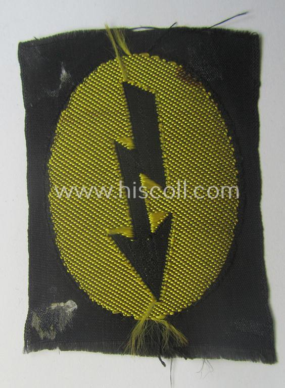 WH (Heeres) so-called: female-related trade- and/or special-career arm-insignia (ie. 'signal-Blitz'): 'Nachrichtenhelferin des Heeres'