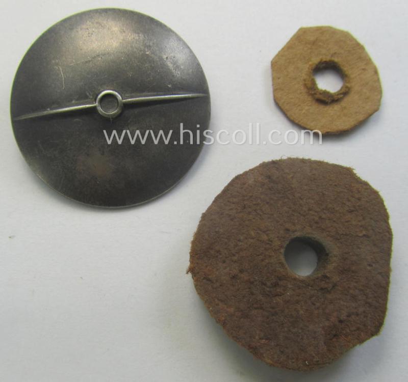 'Eisernes Kreuz 1. Klasse' (or: Iron Cross 1st class) as executed in the so-called: 'screw-back'-pattern being a clearly maker- (ie. 'L/50'-) marked example as was produced by the (very desirable!) maker: 'Gebr. Godet & Co.'