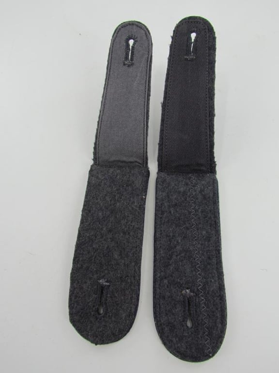 Luftwaffe EM Medical/Sanitater Shoulder Boards