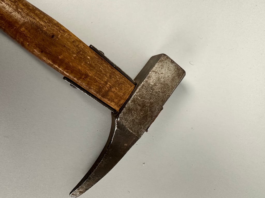 Mountain trooper ‘Gebirgsjäger’climbing hammer