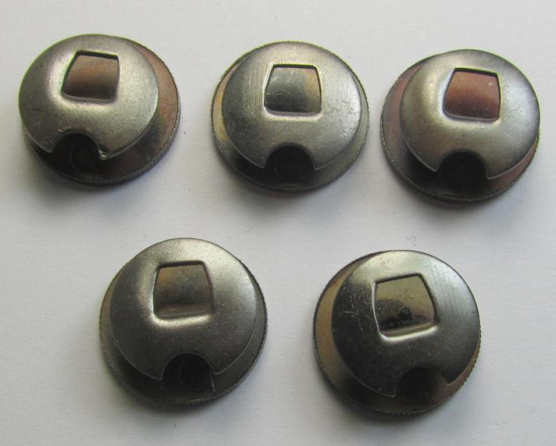 Detailed, silver-toned, TR-period-membership-badge (ie. 'Mitgliedsabzeichen') as was intended to signify membership within the: 'Reichsstand des Deutschen Handwerks' being a maker- (ie. 'GM'-) marked example