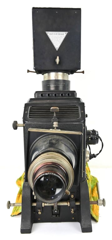 German Third Reich Period Projector ''Tra-janus Epidiaskop''