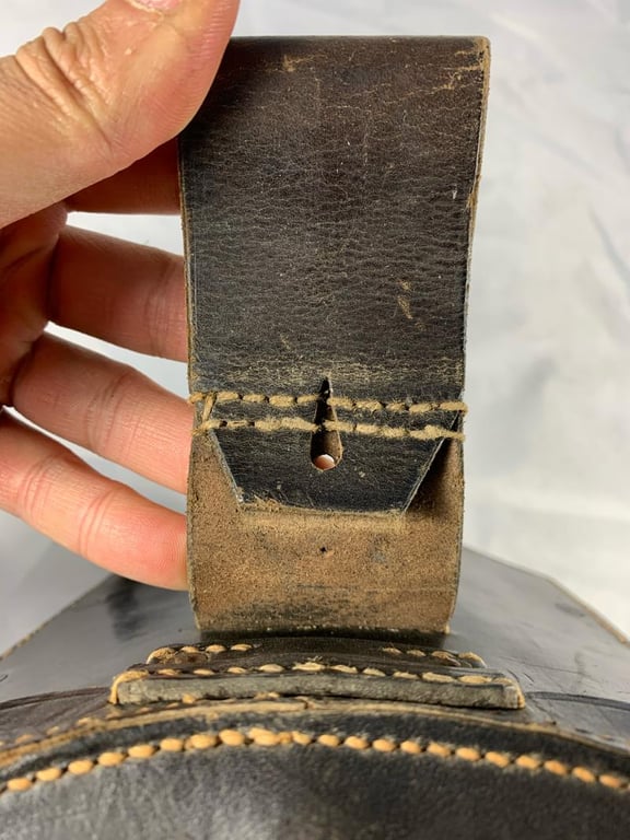 German Folding Shovel with Carrying Case, 1st Model -1941-