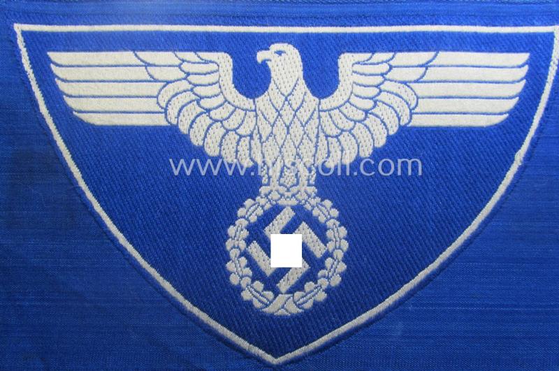 Larger-sized sports'-shirt eagle as was used by the officials within the: 'Deutsche Reichspost' (aka: 'Zeesener Adler') being a 'virtually mint- ie. unissued' example that is executed in the neat 'BeVo'-weave-pattern