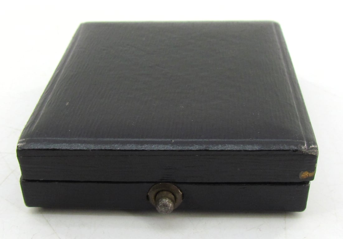 Rare German Silver "Erinnerungzeichen für Verdienste um das Feuerlöschwesen" in case