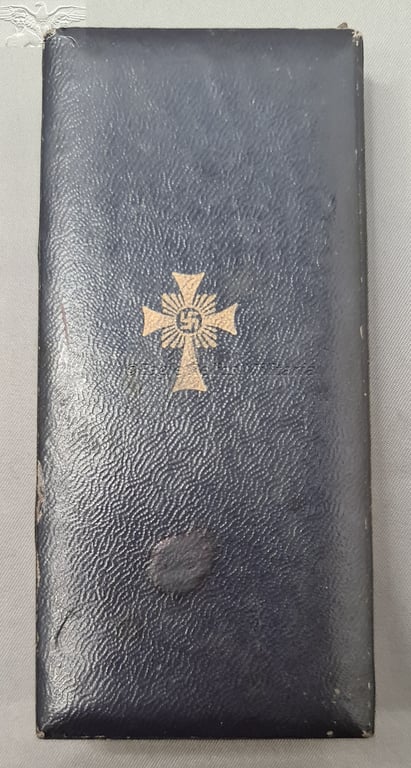 Cased Mothers Cross in Gold