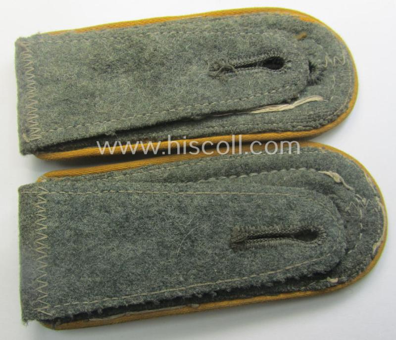 Truly used- and/or worn, pair of WH (Heeres) so-called: 'M40 o. M43'-pattern, NCO-type shoulderstraps: 'Oberfeldwebel der Kav./Reiter- o. Aufklärungs-Trpn.'