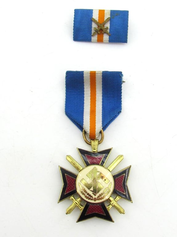 Cased NSB 'Oostlandkruis' ( Mussert Kruis )