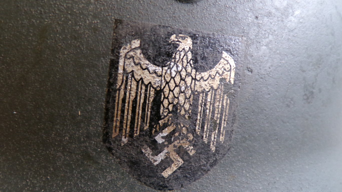 HEER M40 DOUBLE DECAL COMBAT HELMET