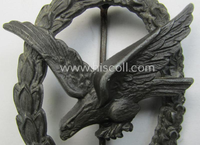 WH (Luftwaffe) 'Fliegerschützen-Abzeichen ohne Blitzbündel' being a neatly maker- (ie. 'Wilh. Deumer'-) marked- and/or: typical zinc- (ie. 'Feinzink'-) based example as was produced by the maker: 'Wilh. Deumer'