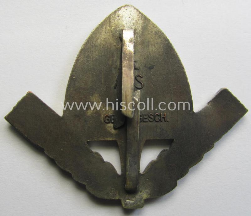 Luxuriously-styled, officers'-pattern RAD (ie. 'Reichsarbeitsdienst') cap-badge being a maker- (ie. 'AS'-) marked example