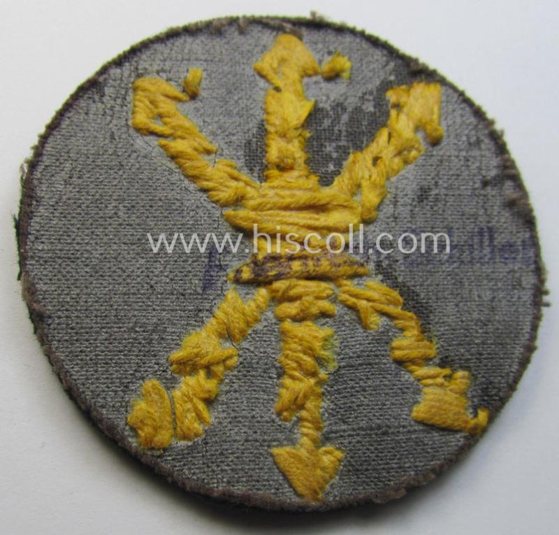 WH (Heeres) so-called: trade- and/or special-career arm-insignia (ie. 'Laufbahn- o. Tätigkeitsabzeichen') as intended for an army: 'Funkmeister' (or: radio-operator ie. radio-equipment NCO)