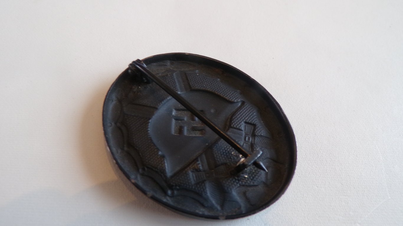Verwundeten abzeichen (wound badge)