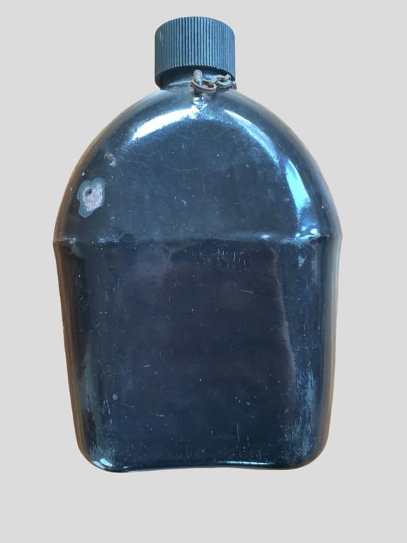 U.S. Enamelled Canteen -1942-