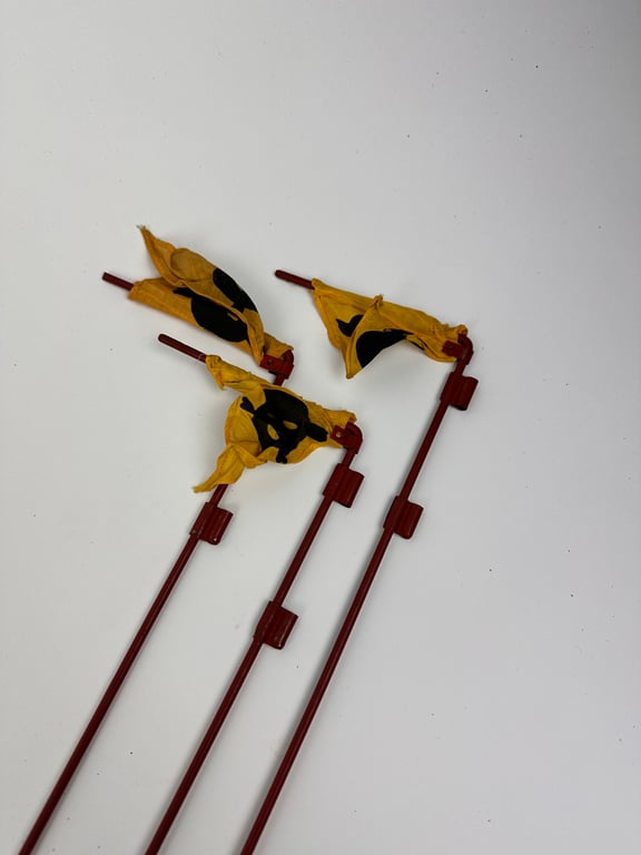 SET OF 3 GERMAN WW2 LAND MINE MARKER WARNING FLAG (SALTZ SPURFAHNCHEN)