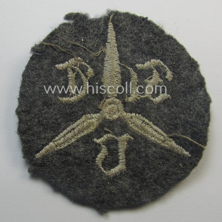 Attractive - and scarcely found! - WH (Luftwaffe) machine-embroidered, trade- ie. special-career ie. proficiency patch as was specificallly intended for usage by: 'ehemaligen Militärschuler' (ie. former LW-students)