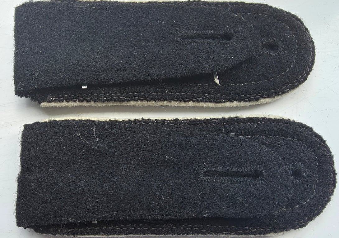 WH Panzer GD(Grossdeutschland) Führerbegleitbrigade (FBB) NCO shoulder straps.