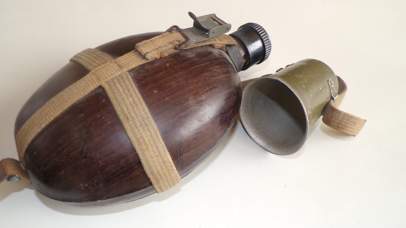M31 "Coconut" canteen (Kokosnuss-Feldflasche)