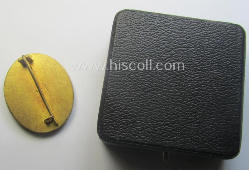 Rarely encountered 'Verwundeten-Abzeichen in Gold' being a clearly maker- (ie. 'L/11'- by 'Wilh. Deumer') marked- and typical 'Buntmetall'-based example that comes stored in its period- (and LDO-marked!) etui