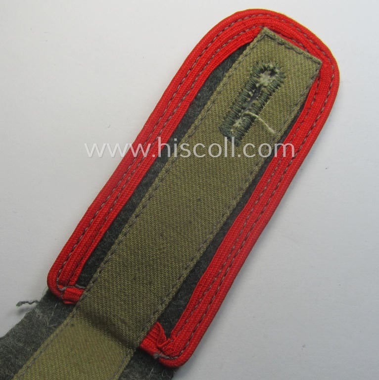 Single, WH (Heeres) later-war period- (ie. 'simplified'- ie. 'M44-'-pattern-) EM-type shoulderstrap: 'Soldat der (Sturm)Artillerie-Trpn.'