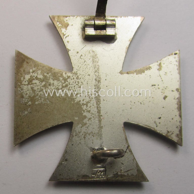 '1957-pattern: 'EK1.Kl.' (or: Iron Cross 1st class) being a neatly maker- (ie. 'L/11'-) marked example as was produced by the (desirable!) 'Hersteller' (ie. maker): 'Wilhelm Deumer'