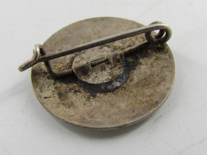 WHW Winterhilfswerk Donation Badge