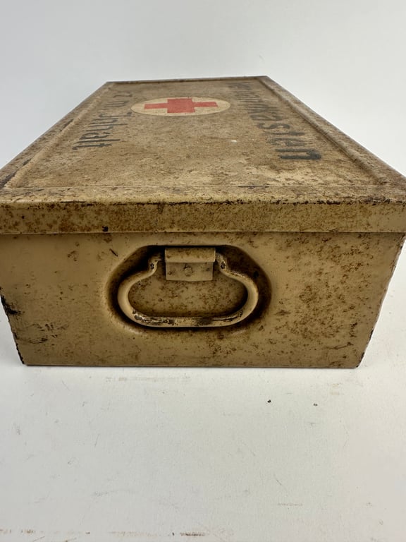 WW2 German 'Verbandkasten' First Aid Box In Tan