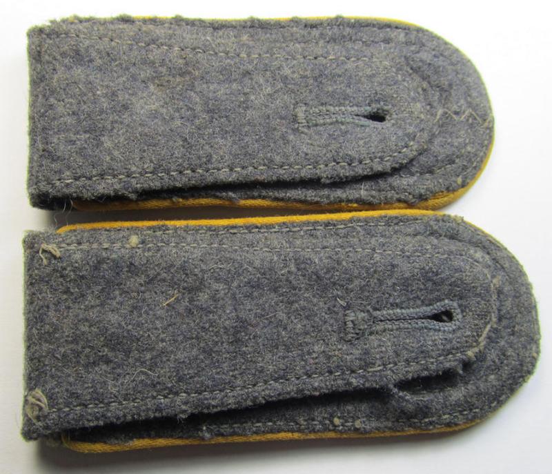 Superb - and fully matching! - pair of mid- (ie. later-) war-period, WH (Luftwaffe) NCO-type shoulderstraps as was intended for usage by a: 'Feldwebel der Flieger o. Fallschirm-Truppen'