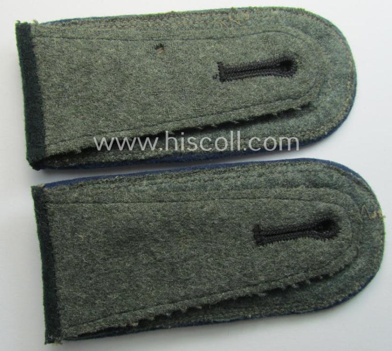 Attractive - and/or fully matching! - pair of WH (Heeres), early-war period, 'M36- o. M40'-pattern (rounded-style and 'cyphered'!) NCO-type shoulderstraps as was intended for - and used by! - a: 'Feldwebel einer Sanitäts-Abteilungs'