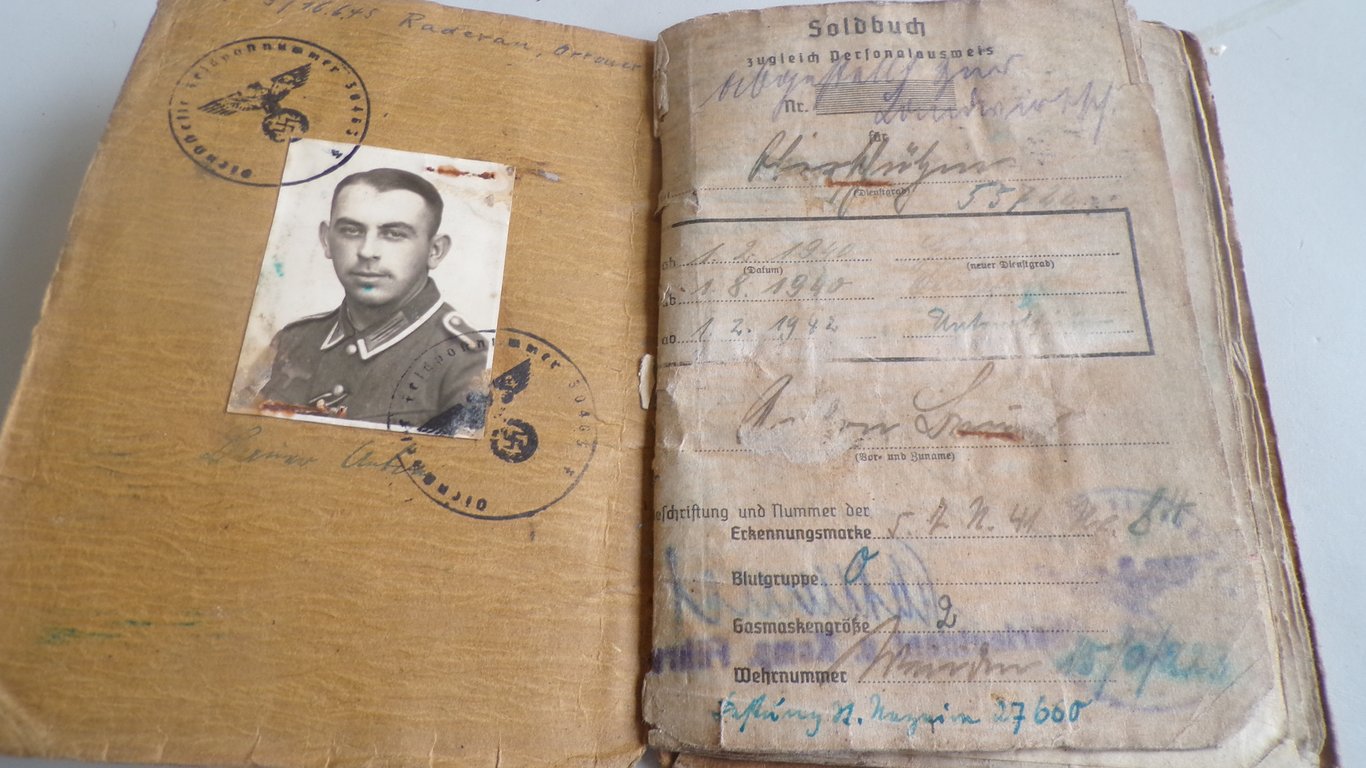 Large grouping of a Obergefr. 5.Inf Rgt 41 mot 1/3