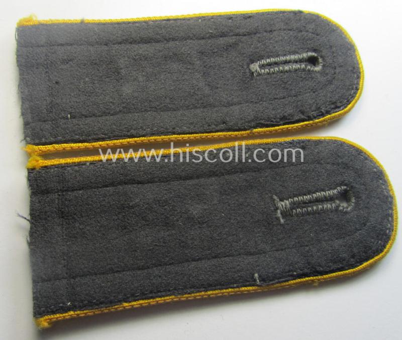 Pair of WH (Luftwaffe) 'cyphered', NCO-type shoulderstraps: 'Uffz. der Flieger o. FJ-Truppen u. Mitglied einer Kriegsschule'