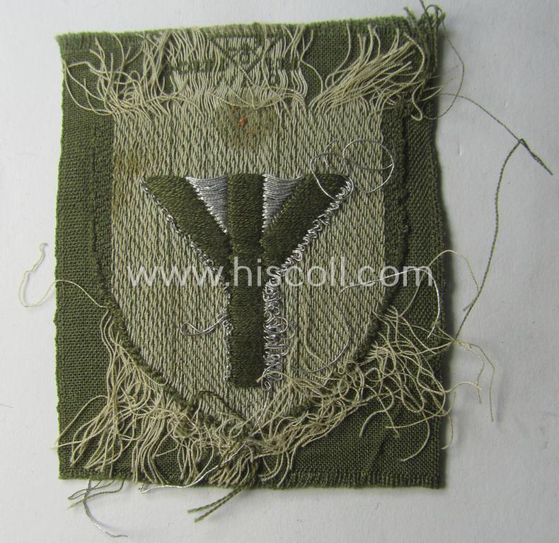 RAD (ie. 'Reichsarbeitsdient') officers'-pattern armbadge as executed in neat 'BeVo'-weave 'flat-wire' pattern as was intended for usage by a: 'Sanitäts-Führer' (ie. 'RAD-Feldscher')