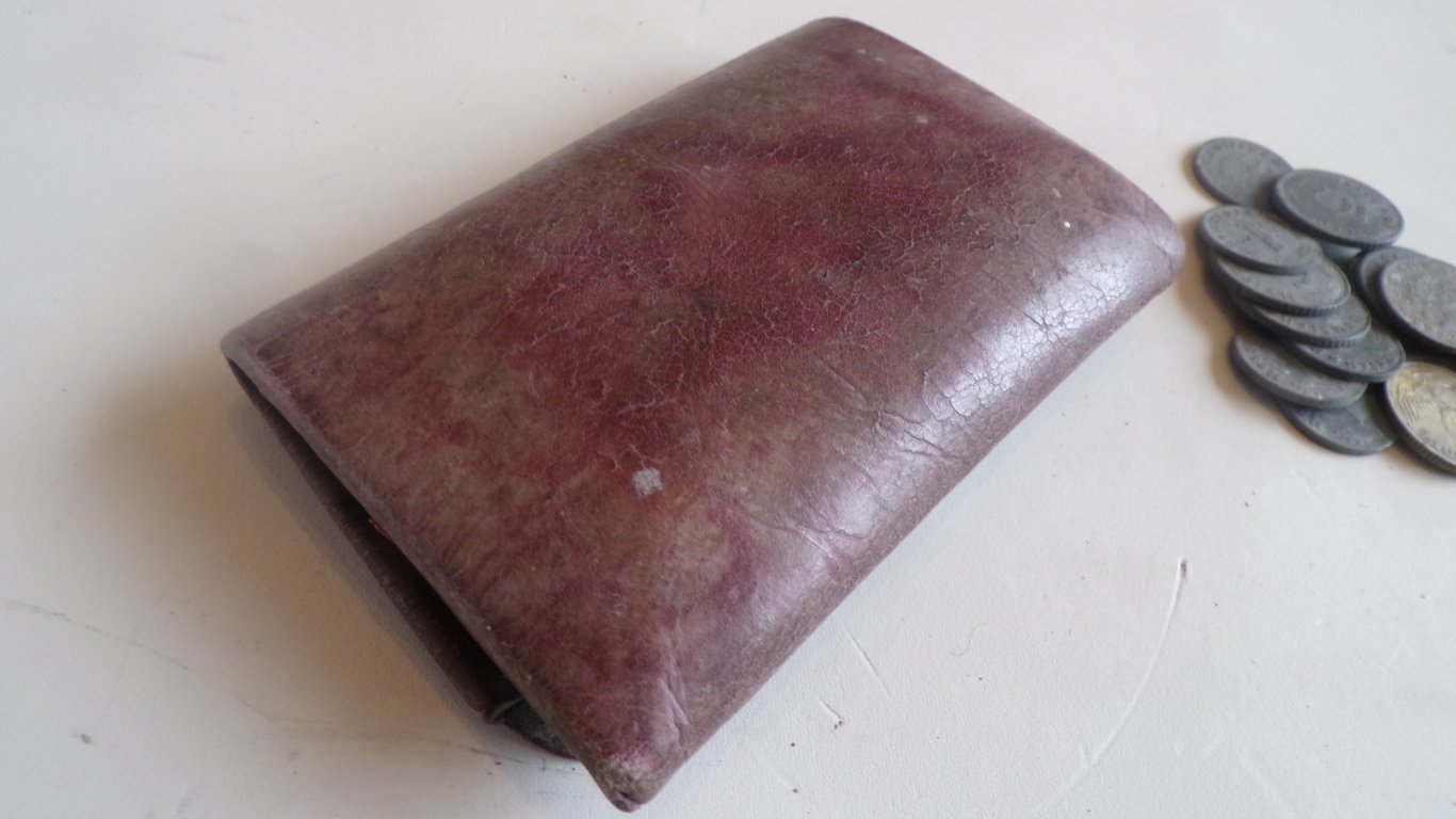 Wallet with 18 Original Coins & Eagle Imprint